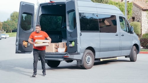 optimizar-rutas-vs-manual-hombre-entregas